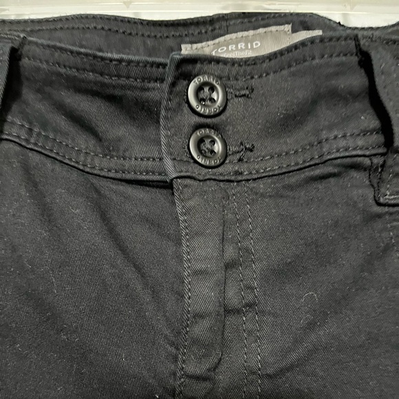 Torrid black feel the fit jeans size 18 - Picture 3 of 8